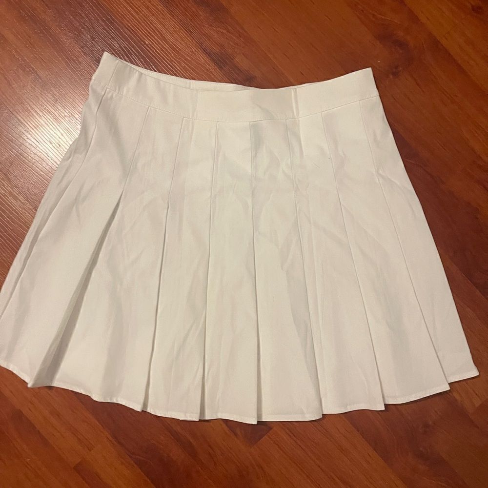 New! SHEIN White Pleaded Skirt Size L.